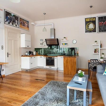 Movie Apartment Jezyce 포즈난 외부 사진