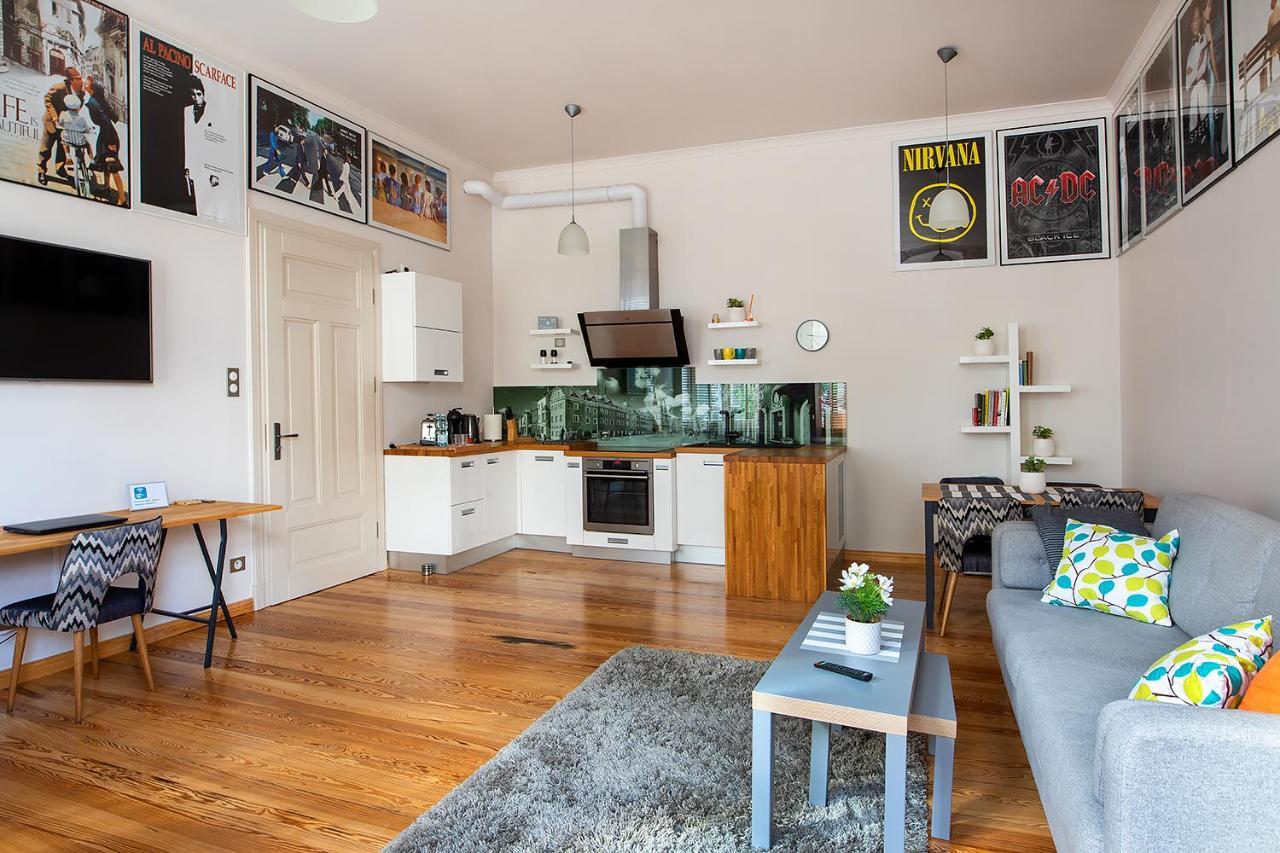 Movie Apartment Jezyce 포즈난 외부 사진